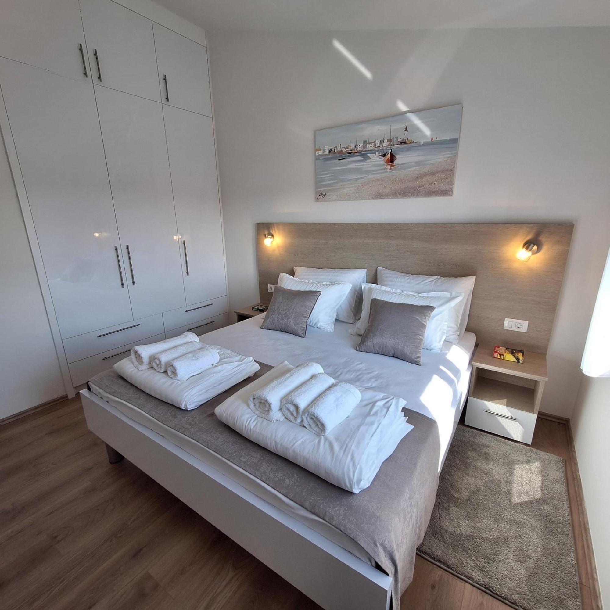 Apartments Elena & Lana Zadar Zewnętrze zdjęcie